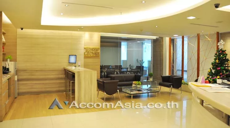 6  Office Space For Rent in Ploenchit ,Bangkok BTS Ploenchit at Q House Ploenchit Service Office AA10196
